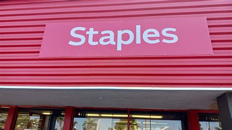 does staples print banners